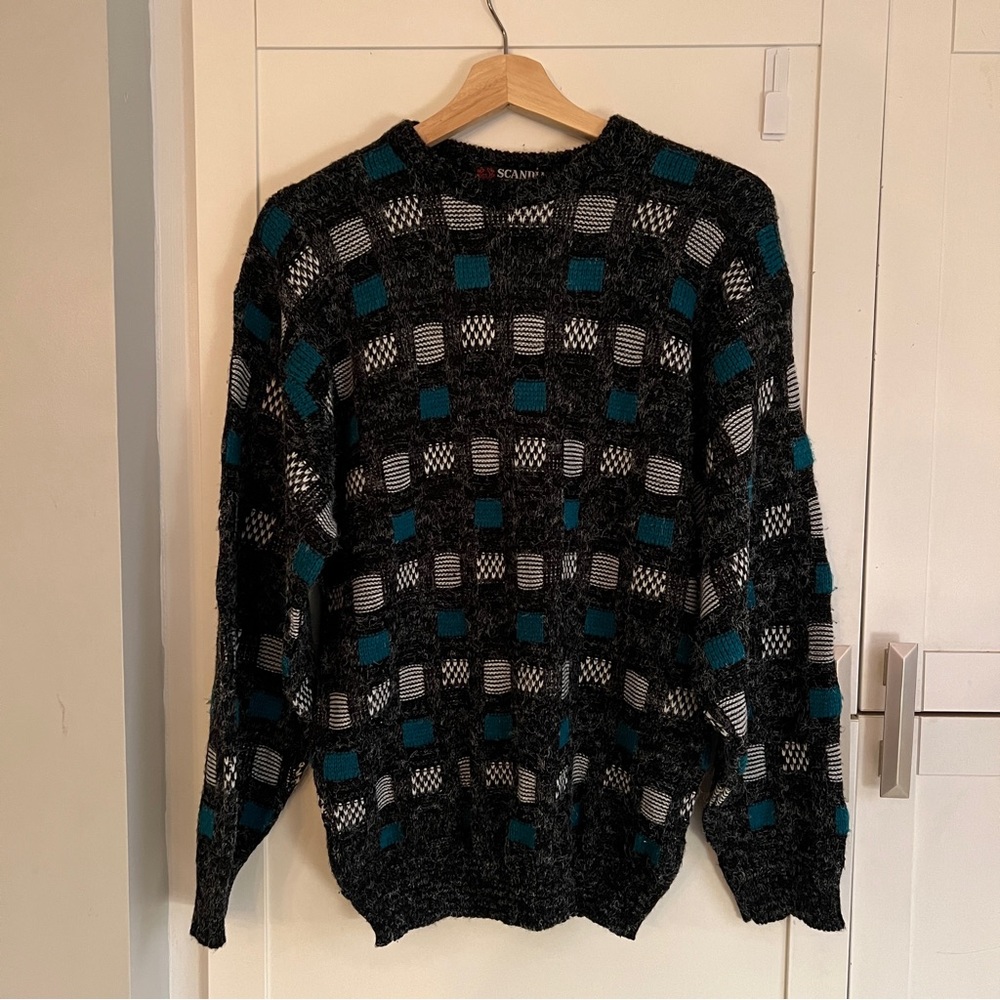 Scandia USA Men's Black White Blue Check Design Sweater Size M